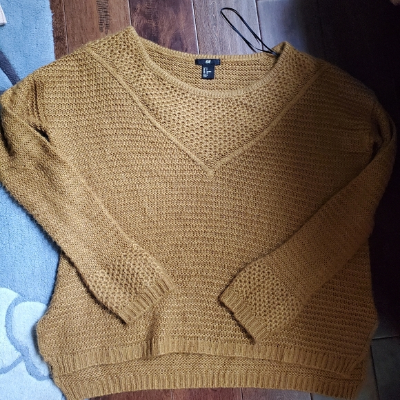Mustard yellow sweater size small by h&m , very oversized,  beautiful de… - Picture 1 of 5